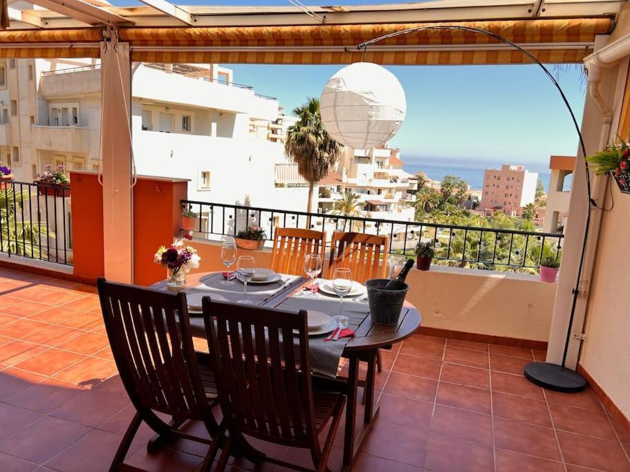 Benalmadena Costa Malaga Apartamento Muy Acogedor Con Vistas Al Mar Terraza Gigante Para Verano E Invierno Parking Esterno foto