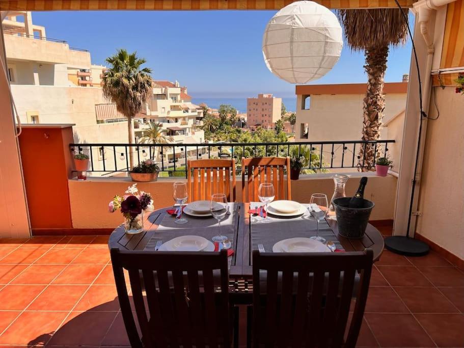 Benalmadena Costa Malaga Apartamento Muy Acogedor Con Vistas Al Mar Terraza Gigante Para Verano E Invierno Parking Esterno foto
