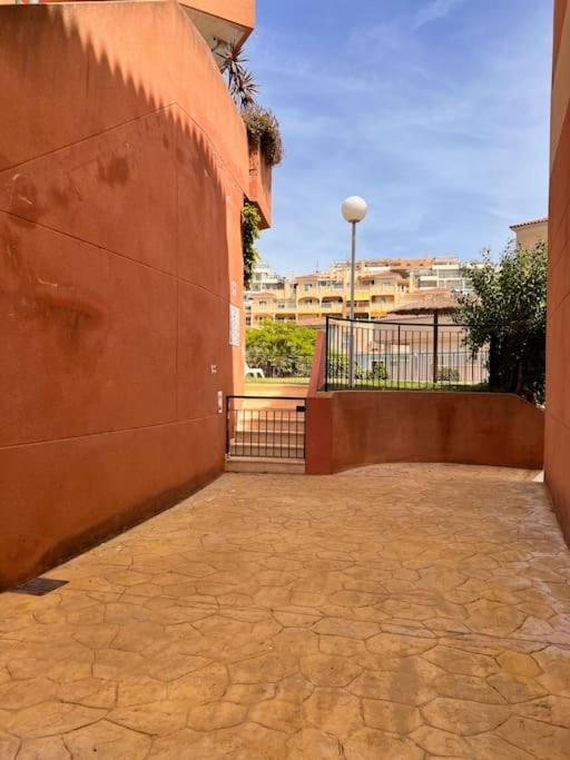 Benalmadena Costa Malaga Apartamento Muy Acogedor Con Vistas Al Mar Terraza Gigante Para Verano E Invierno Parking Esterno foto