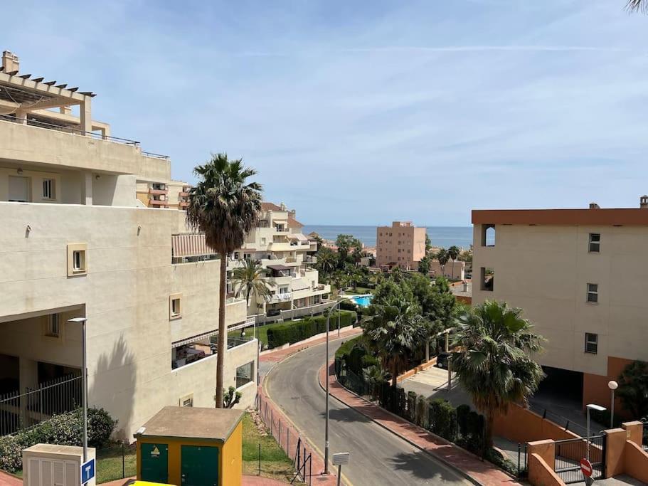 Benalmadena Costa Malaga Apartamento Muy Acogedor Con Vistas Al Mar Terraza Gigante Para Verano E Invierno Parking Esterno foto